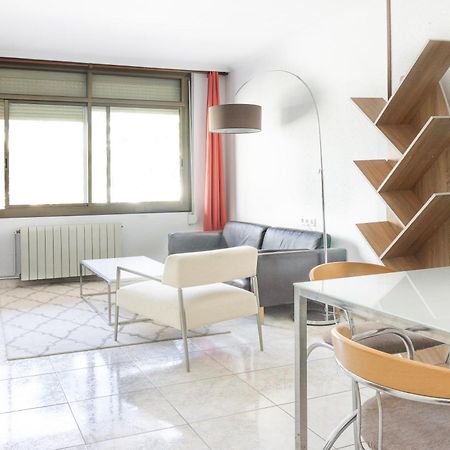Charming Rooms In Shared Apartment Near Camp Nou Barcelona Exterior foto